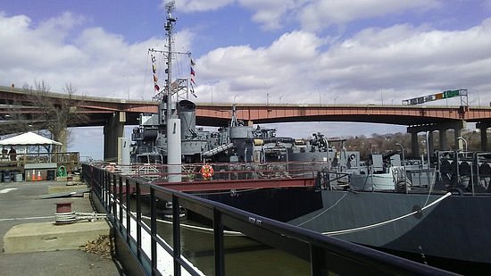 USS Slater DE-766 image