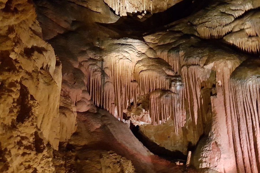 Venetsa Cave image