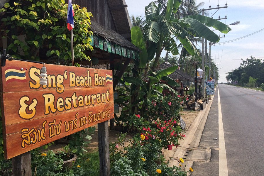 Sing's Beach Bar and Restaurant image
