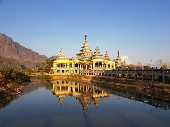 Kyauk Ka Lat Pagoda image