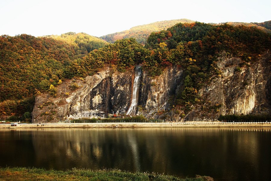 Yangbaek Waterfall image