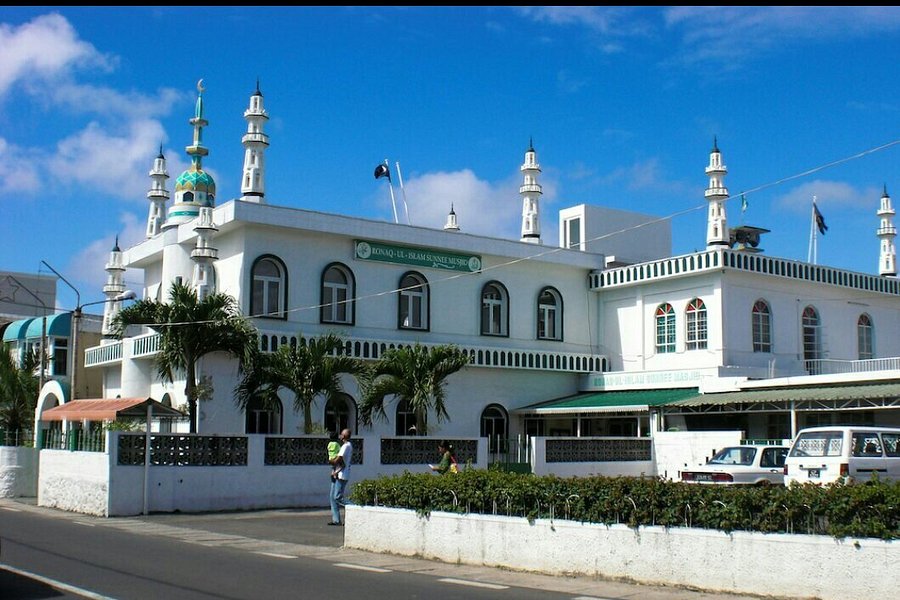Ronaq-Ul-Islam Sunnee Mosque image
