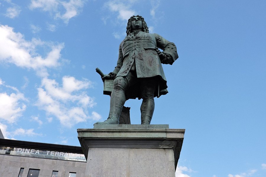 The Handel Monument image