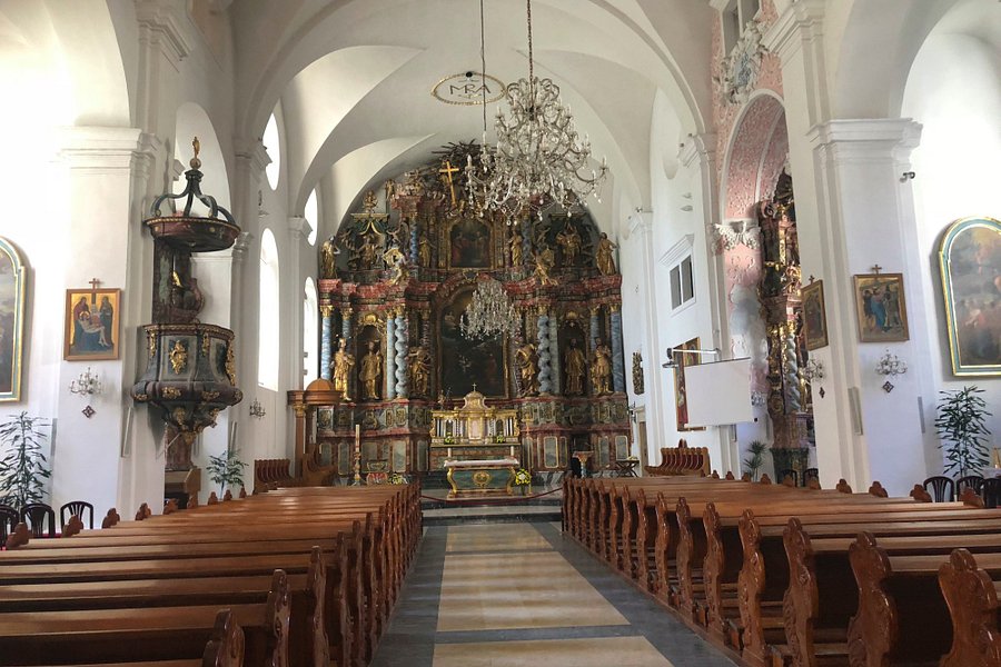 Varazdinska Katedrala Uznesenja Blazene Djevice Marije Na Nebo image