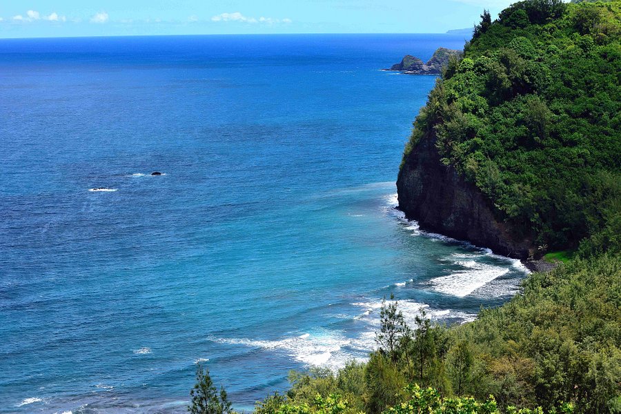 Pololu Valley Lookout image