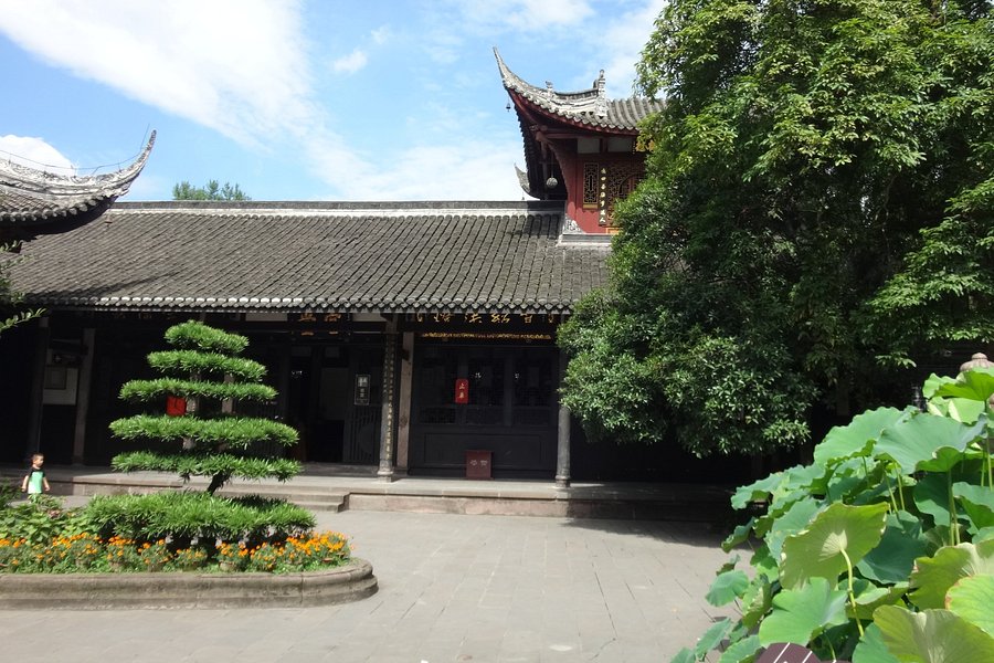 Baoguang Temple of Chengdu image