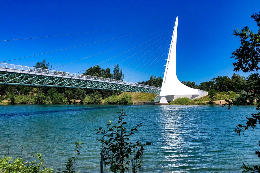 Sundial Bridge image