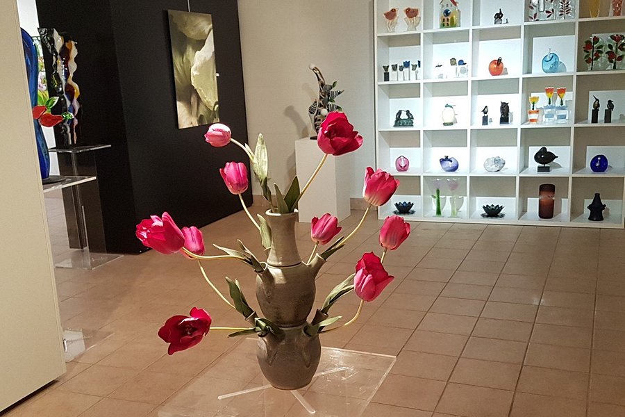 Flower Art Museum image