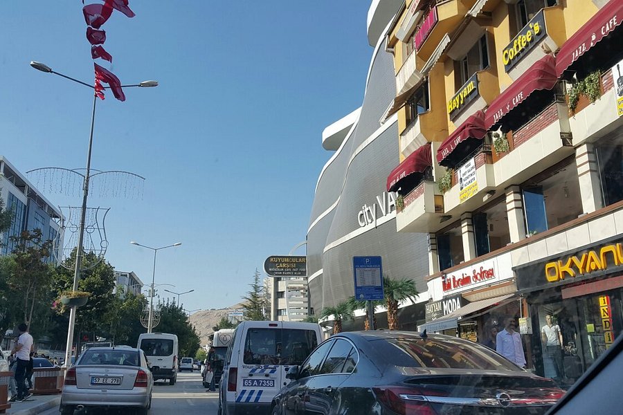 Cumhuriyet Caddesi image