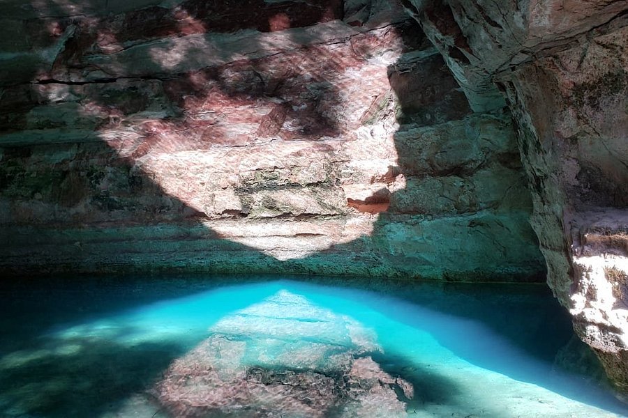 Caverna Aroe-Jari e Gruta da Lagoa Azul image