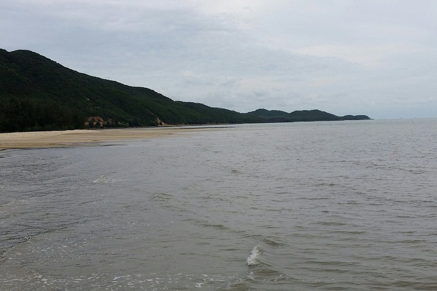 Quan Lan Beach image