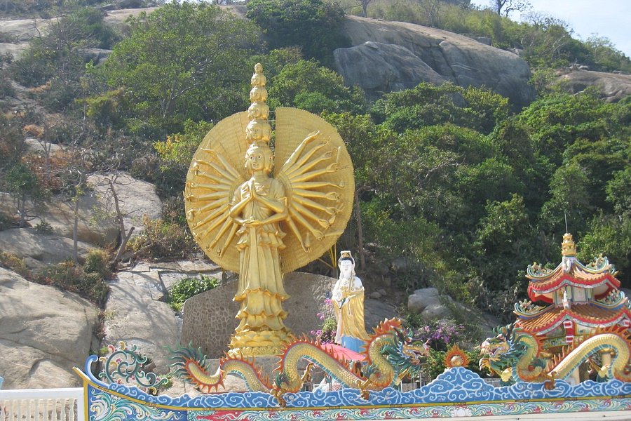 Wat Khao Takiap image