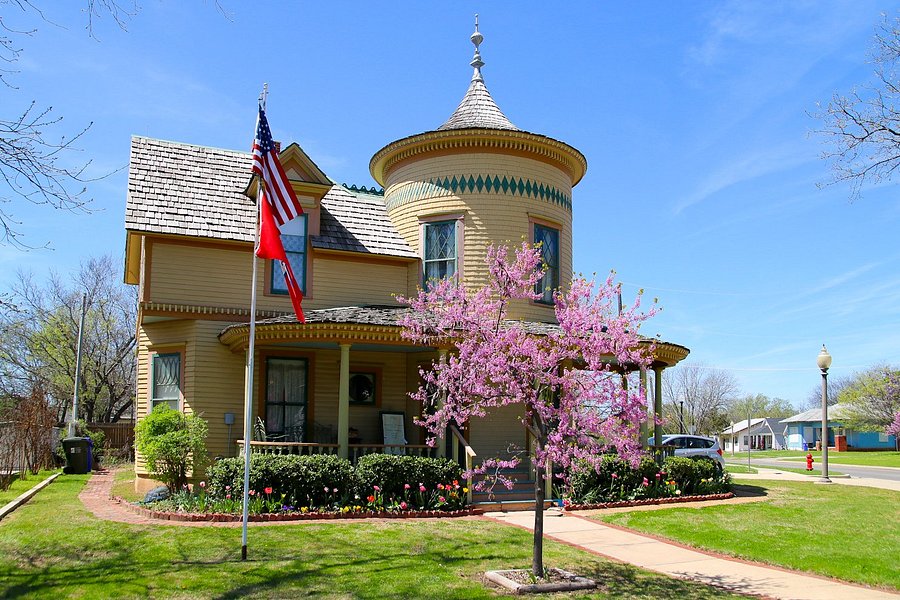 Moore-Lindsay Historical House Museum image