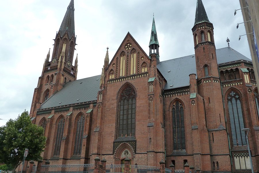 Paulskirche Schwerin - Ev.-Luth. image