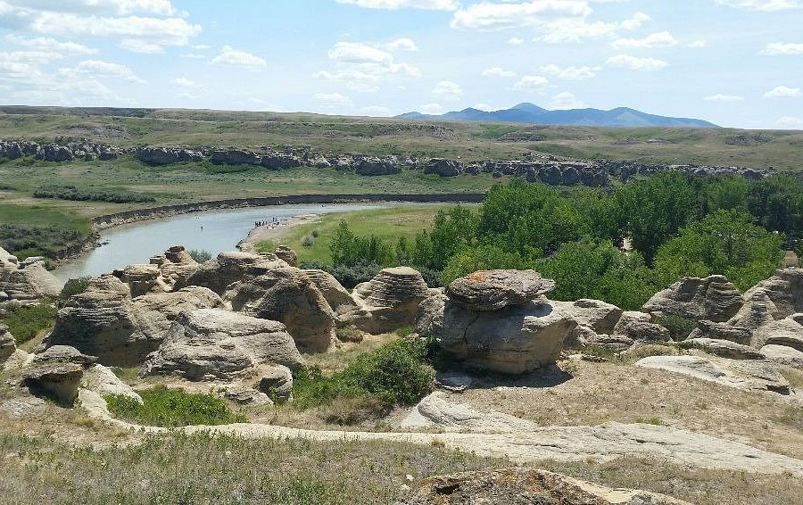 Writing-On-Stone Provincial Park image