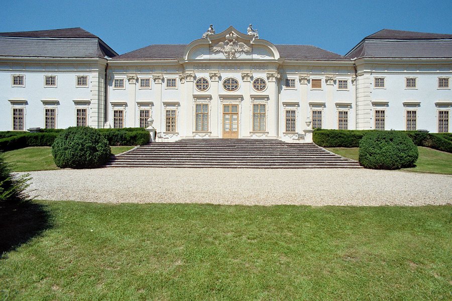 Schloss Halbturn image