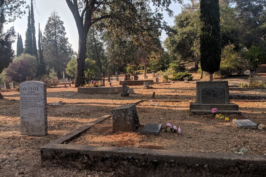 Columbia Cemetery image