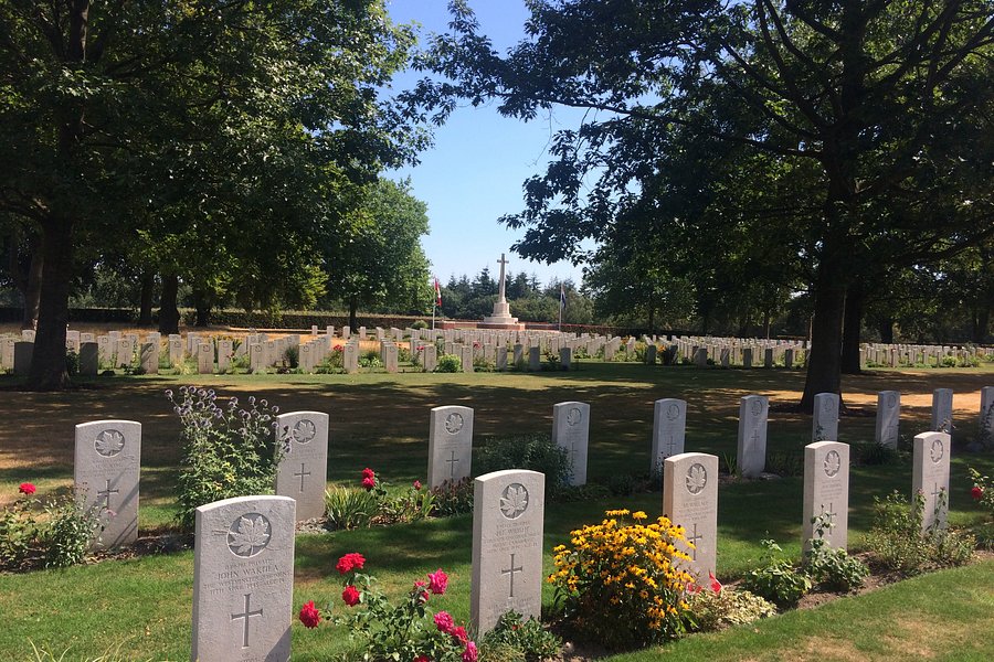 Groesbeek Canadian War Cemetery image
