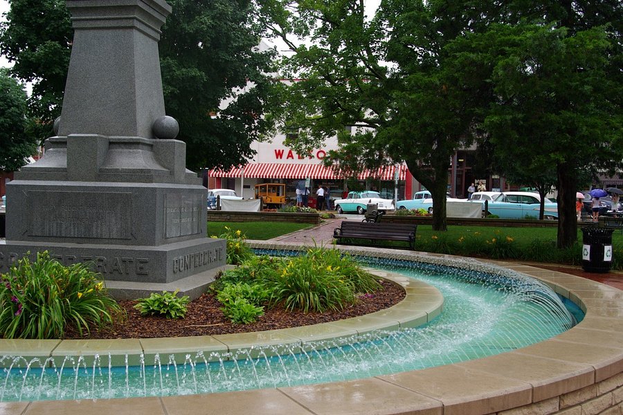 Bentonville Town Square image