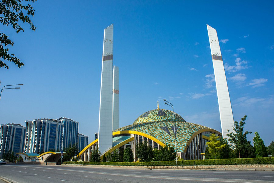 Aimani Kadyrova Mosque image
