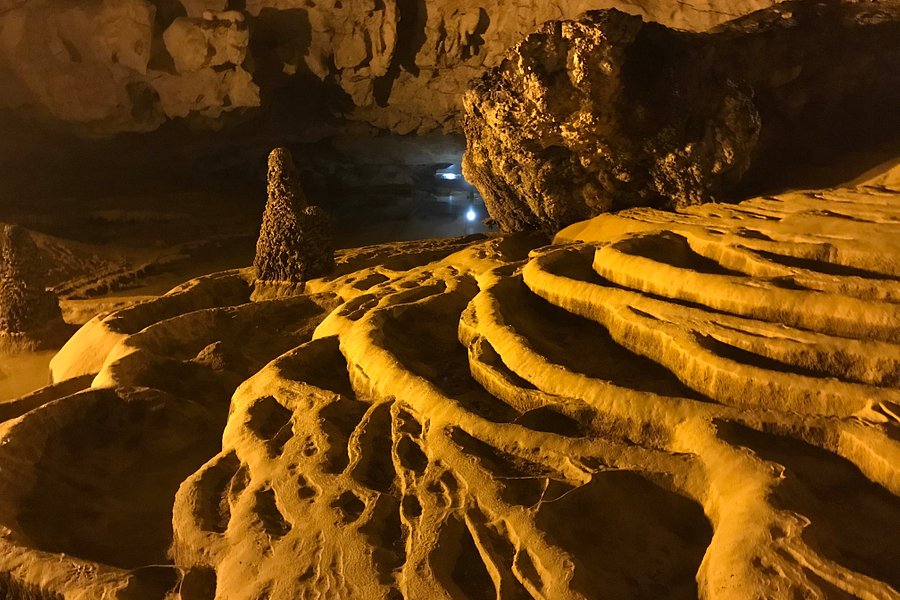 Nguom Ngao Cave image