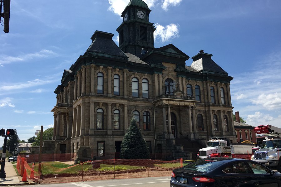 Holmes County Courthouse image