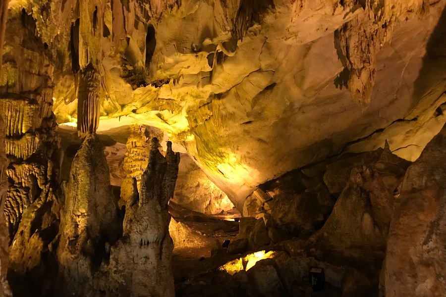 Dupnisa Cave image