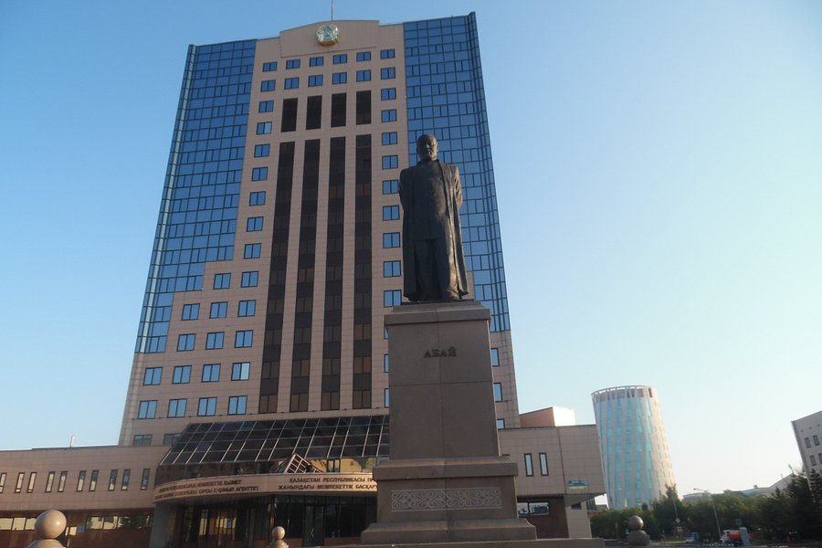 Abai Kunanbayev Monument image