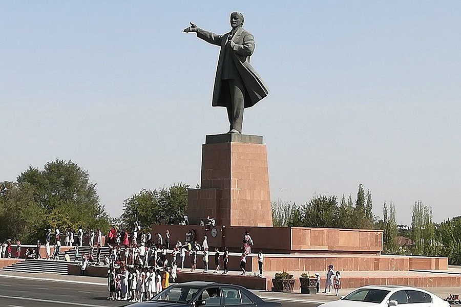 Lenin Monument image