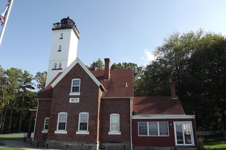 Presque Isle Lighthouse image