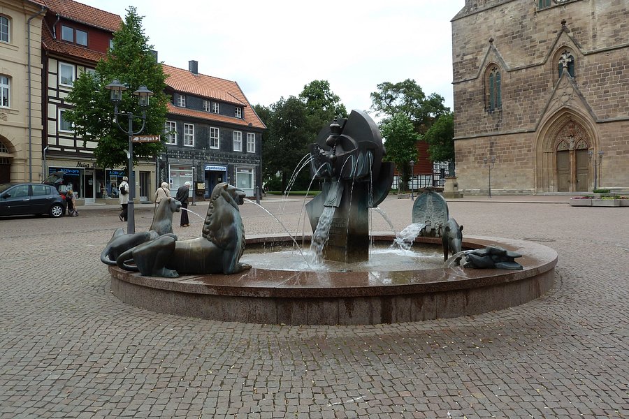 Schützenbrunnen image