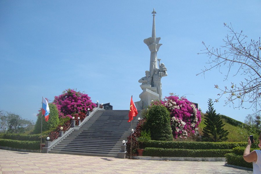 Vietnam - Russia Monument image