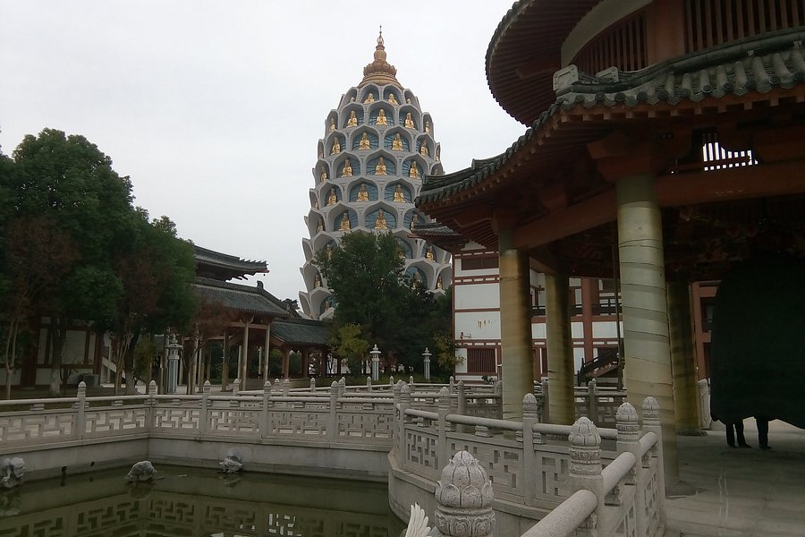 Balong Temple image