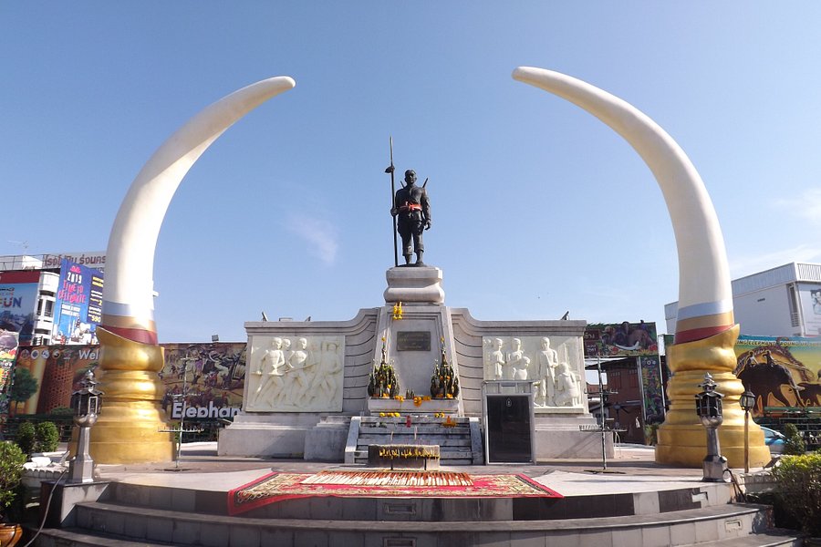 Phraya Surin Pakdee Srinarong Jangwang (Pum) Monument image