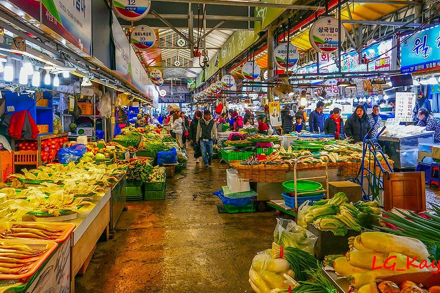 Dongmun Market image