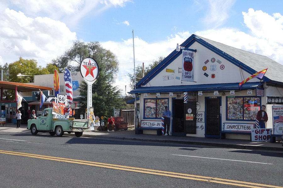 Angel & Vilma Delgadillo's Route 66 Gift Shop & Visitor's Center image
