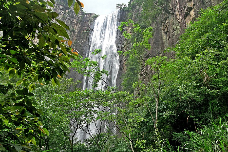 Wenzhou Baichuan Waterfall image