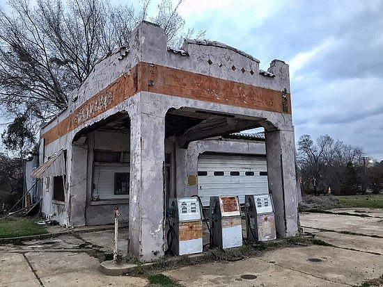 Historic Bonnie and Clyde Gas Station image
