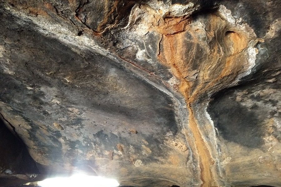 Bhimbetka Caves image