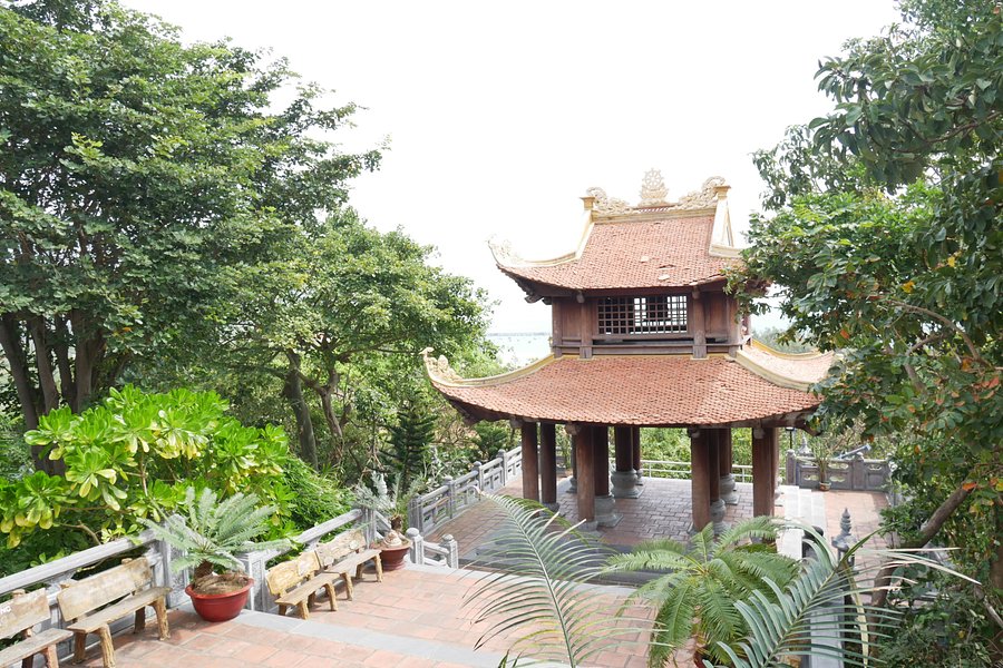Van Son Pagoda image