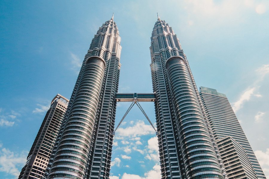 Petronas Twin Towers image