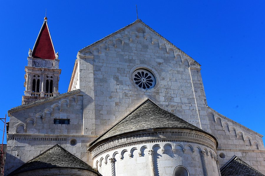 The St. Lawrence Cathedral and Bell Tower image