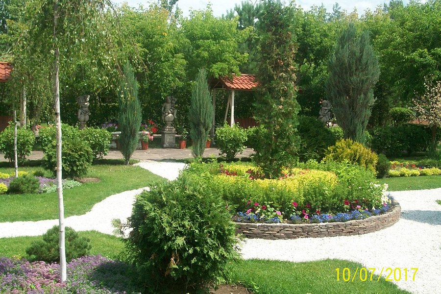 Dream Gardens Park image
