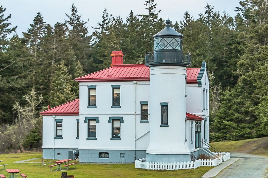Admiralty Head Lighthouse image