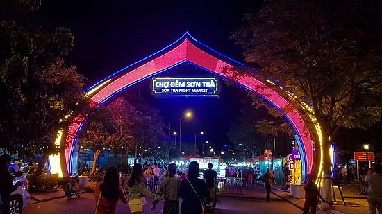 Son Tra Night Market image
