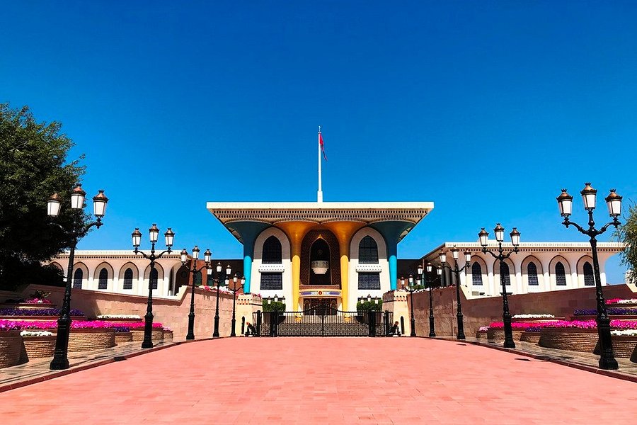 Al Alam Palace image