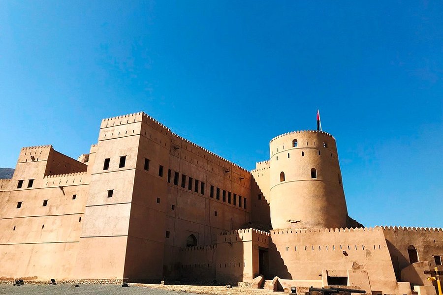 Al Rustaq Fort image
