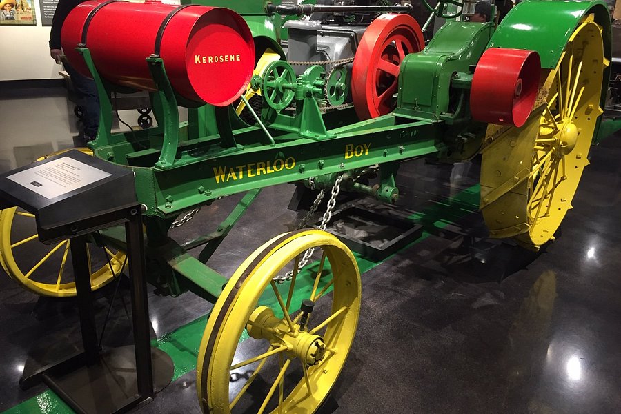 John Deere Tractor & Engine Museum image