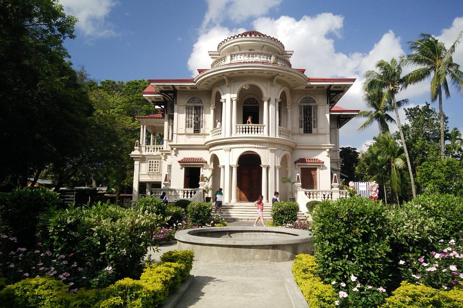 The Molo Mansion image