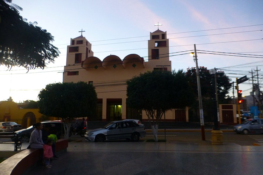 Iglesia de Santiago Apostol image